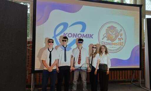 Udział uczniów klasy 8b w międzyszkolnym konkursie „Ekonomistrz”