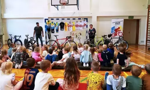 Zdjęcie do W ramach realizacji innowacji pedagogicznej pt. &quot;I Ty możesz zostać olimpijczykiem&quot; nasza plac&oacute;wka gościła &quot;Klub Kolarski Mszana&quot; 