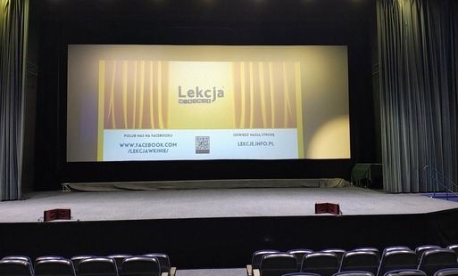 Zdjęcie do Kultura słowa i dobre relacje - wyjazd na Lekcję w kinie z GKRPA w Mszanie