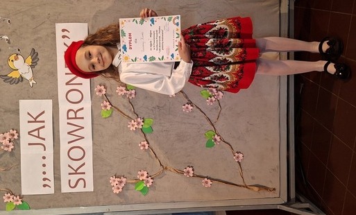 Zdjęcie do Wielki sukces naszej uczennicy! Pierwsze miejsce w powiecie dla Zuzi